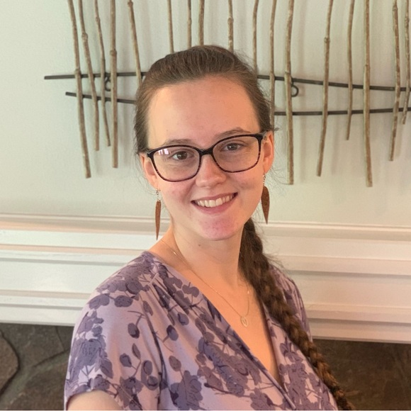 Meet your Posher, Jessica - Picture 2 of 7